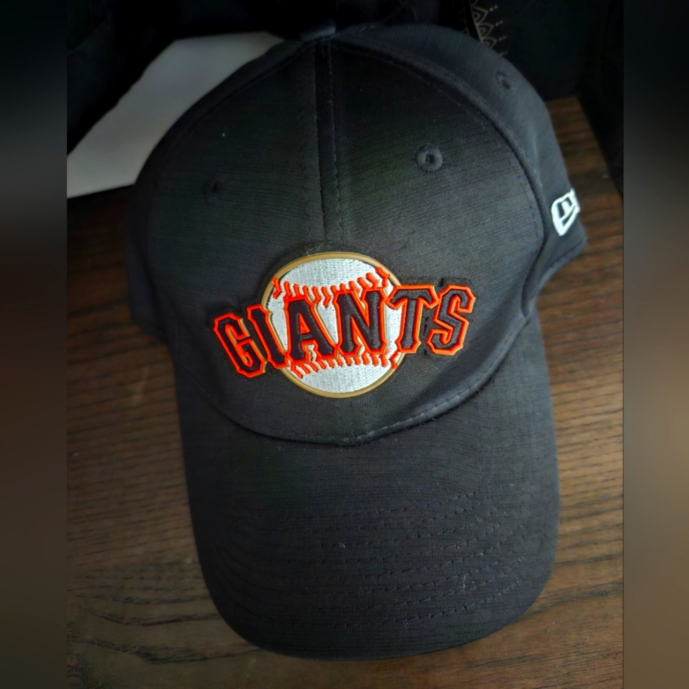 BNWOT SF GIANTS FLEX FIT